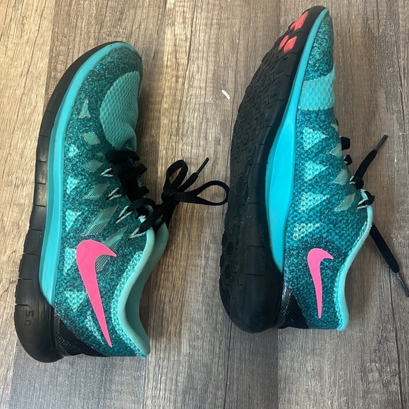 Nike Free 5.0 Running Sneaker Shoe Deep Royal Hyper Pink Size 6 - Picture 9 of 13